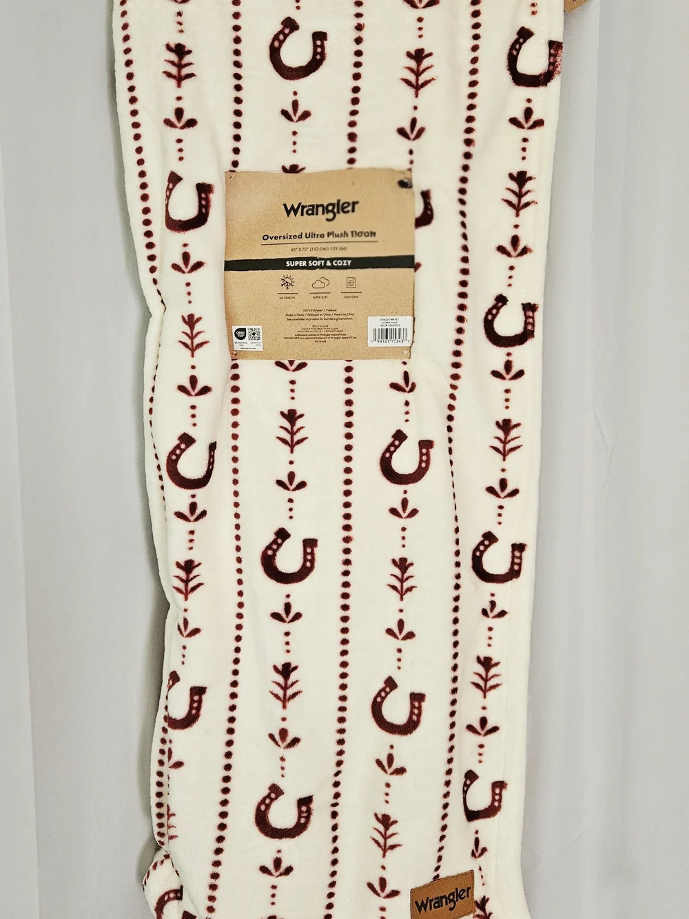 Wrangler Cream & Burgundy Horseshoe Oversized Plush Throw NWT